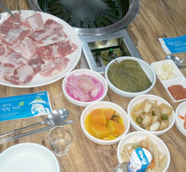 상차림 및 뒷고기