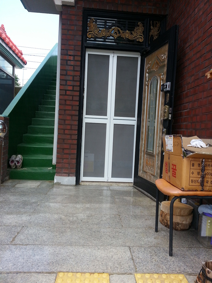 단독주택 현관 안전 방범 방충망