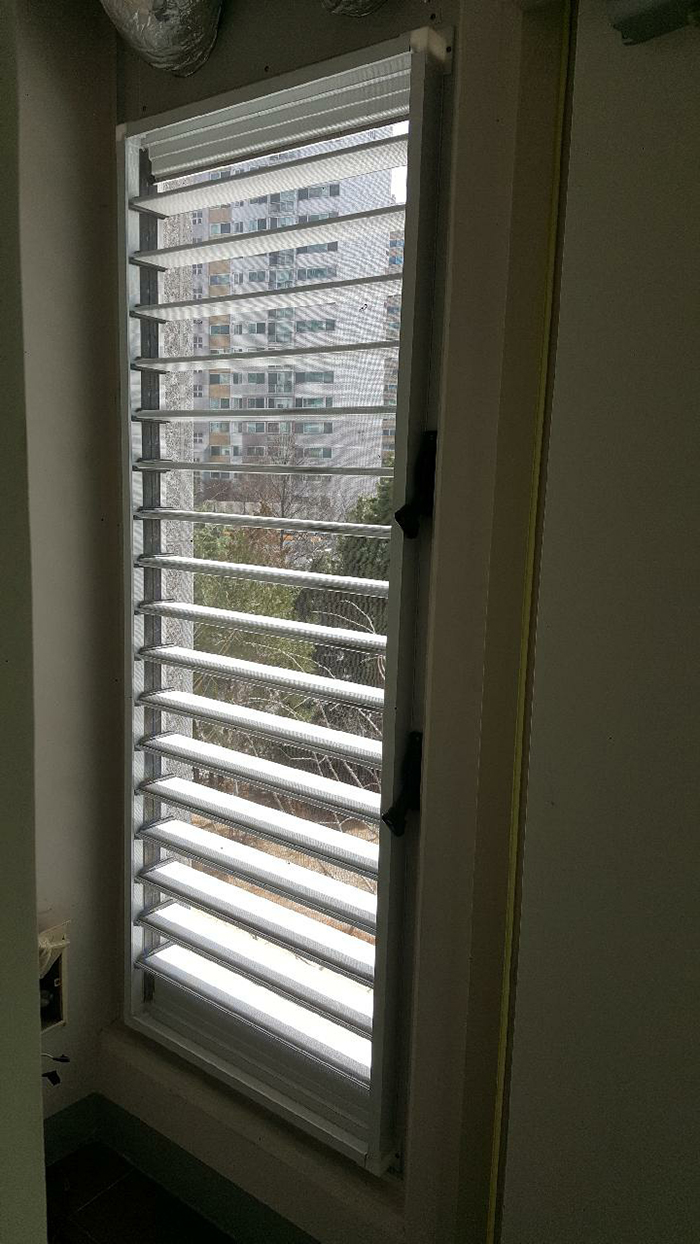 실외기 실루버창 방충망