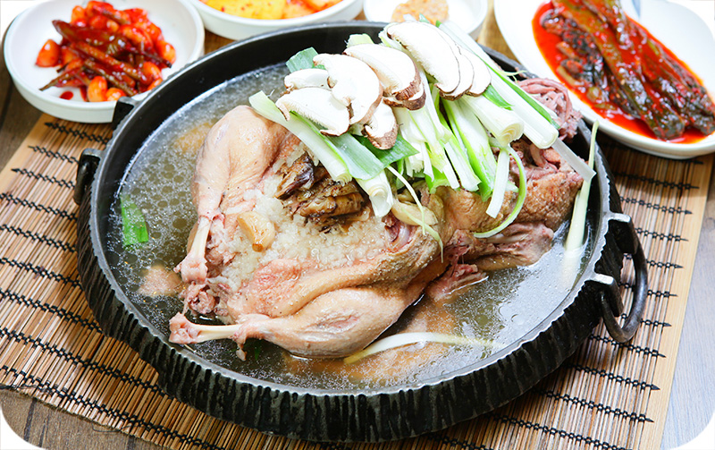닭백숙 (한마리)