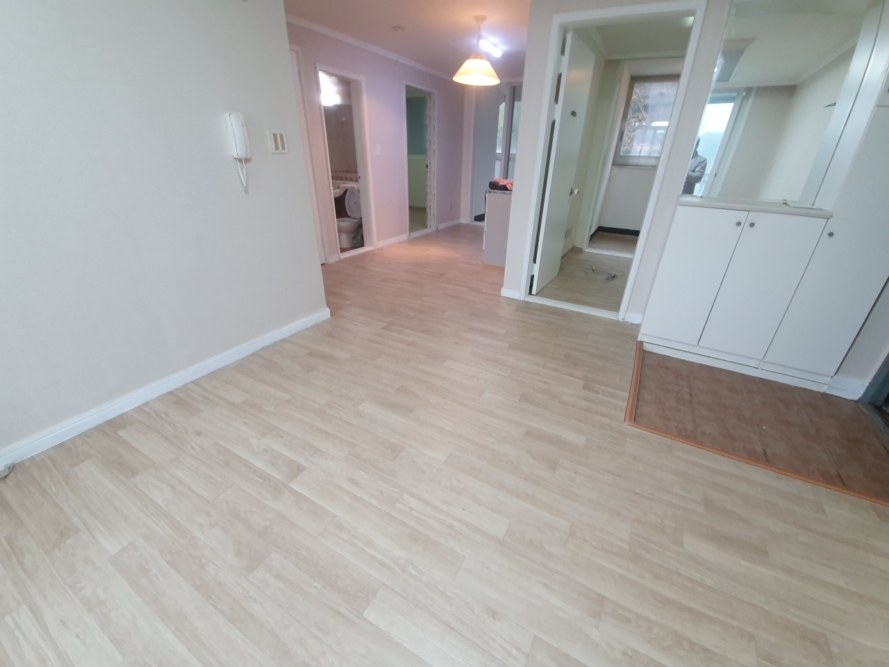 아파트 도배 및 장판 시공