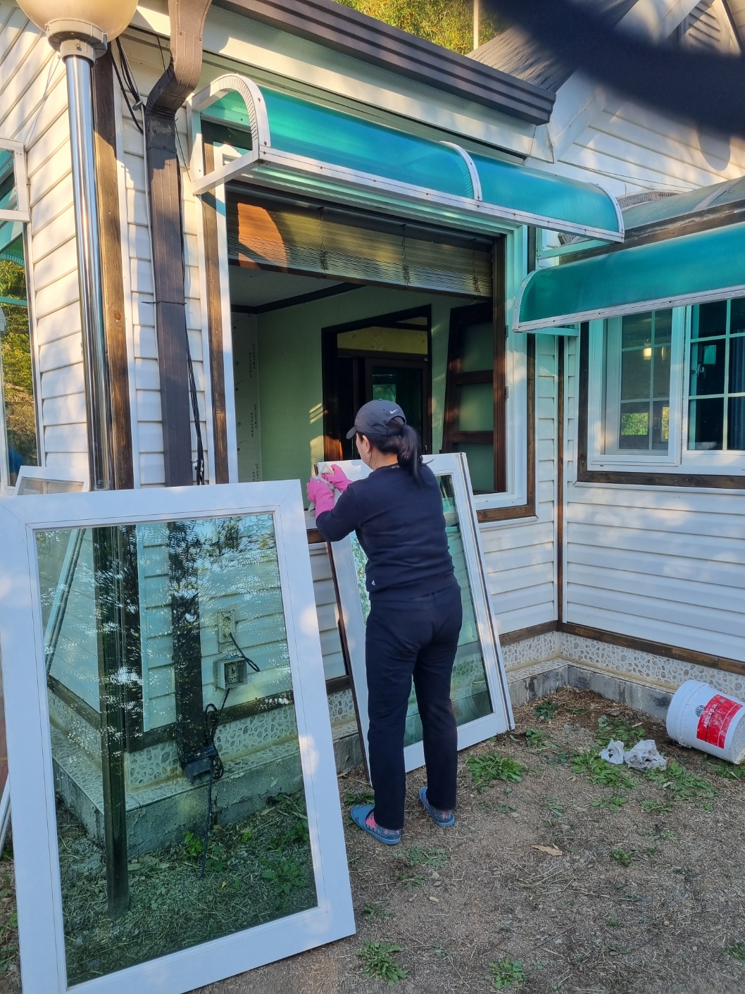 실장님 열심히 닦고 계신 듯