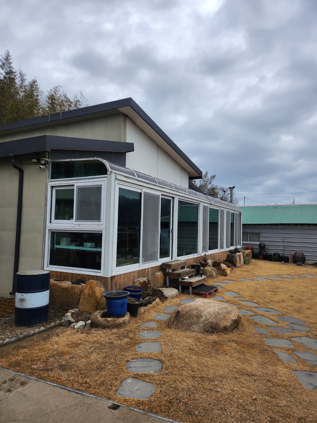 테라스~발코니 전용창으로 바꿨네요