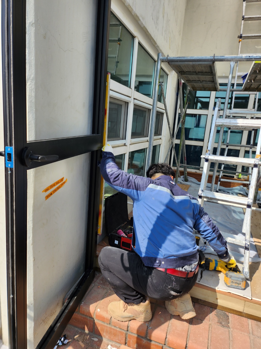 기사님들 선룸시공 공사입니다.