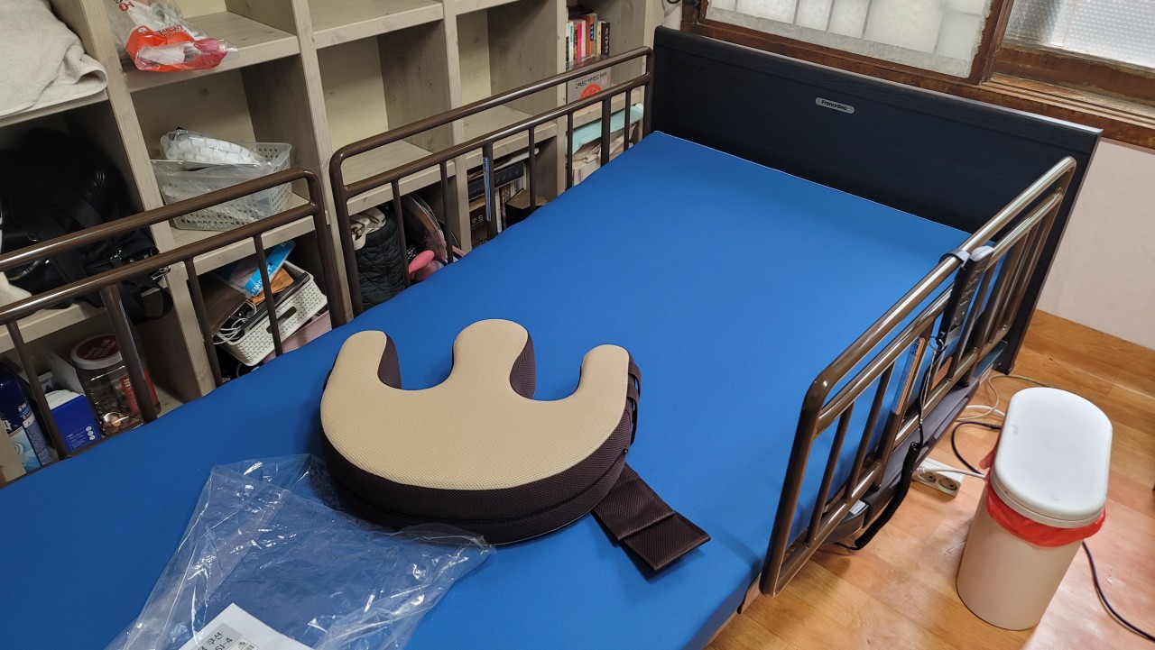 전동침대 / 휠체어 / 이동변기 / 목욕의자