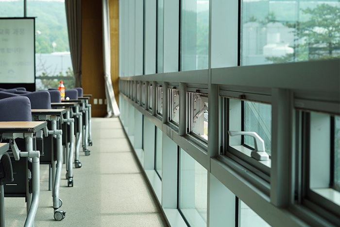 유리 제작 및 시공 전문 / 창호 공사