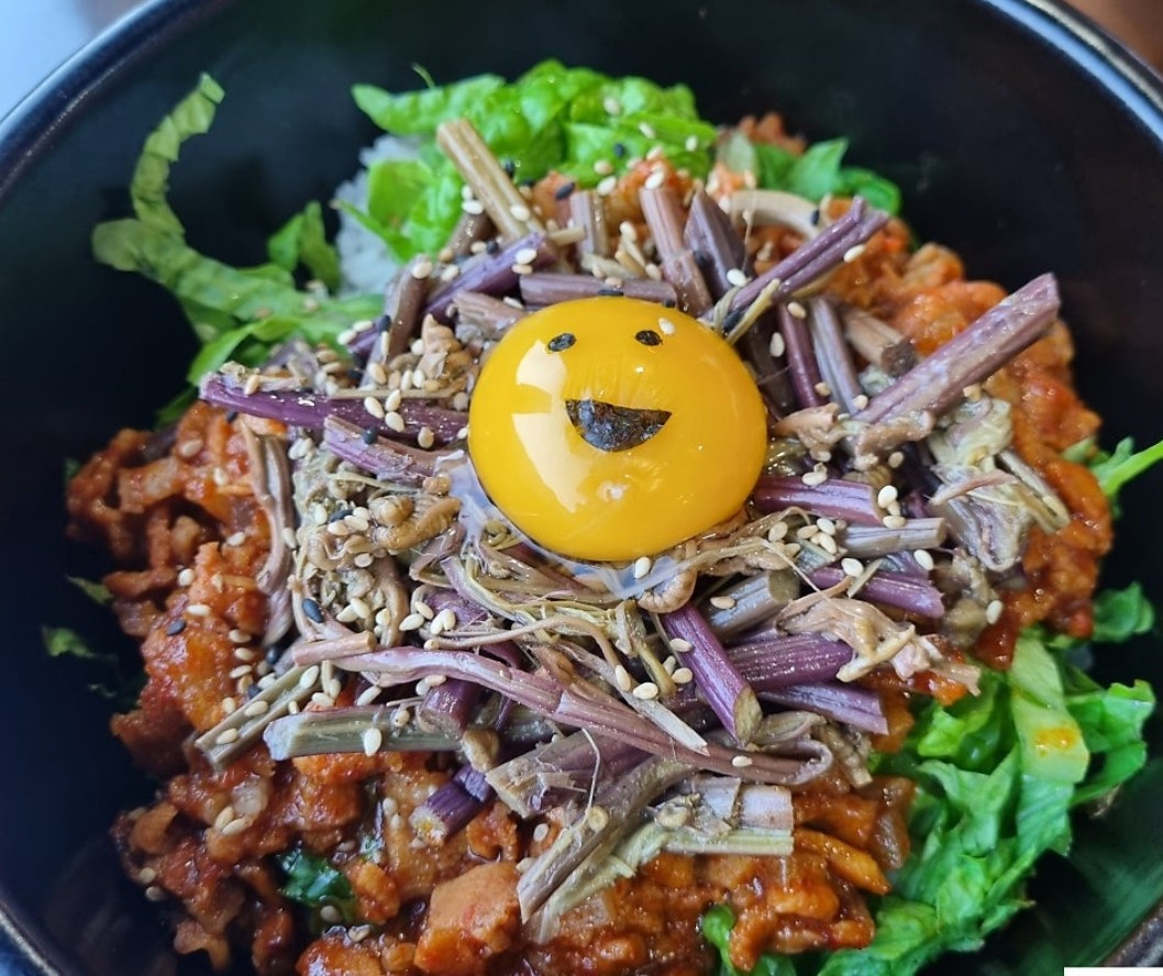 고사리제육돌솥비빔밥+제주산미역국