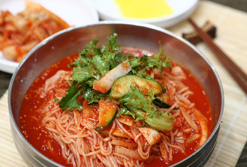 ✔ 비빔국수 